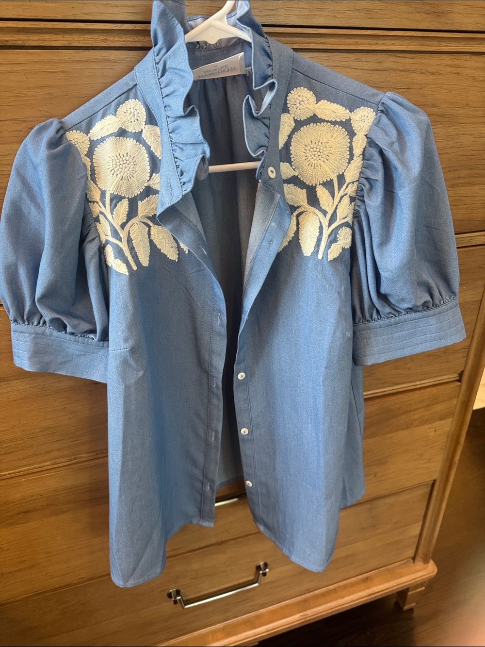 Tuckernuck hyacinth house blue chambray blouse